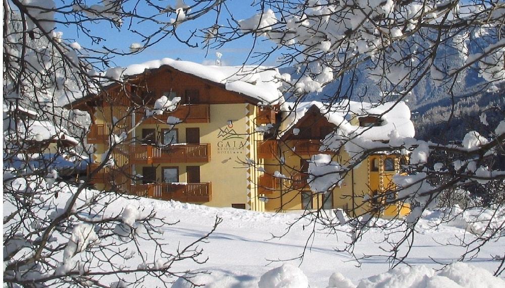 Gaia Residence Hotel Медзана Экстерьер фото